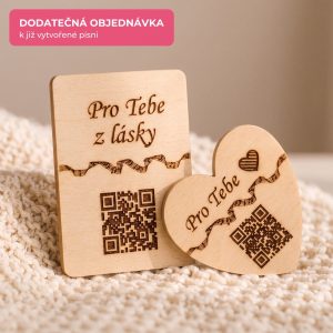 Gravírovaná destička s QR kódem, označená jako dodatečná objednávka k již vytvořené písni